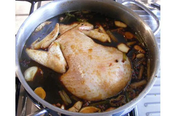 Helppo ja herkullinen uunissa paistettu kana