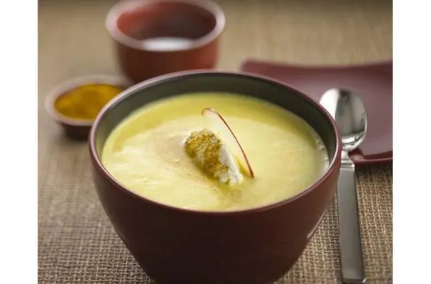 Omenainen currykeitto