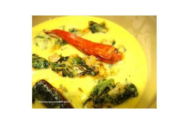 Pohjois-Intian Kadi Pakoda Besan Curryssa