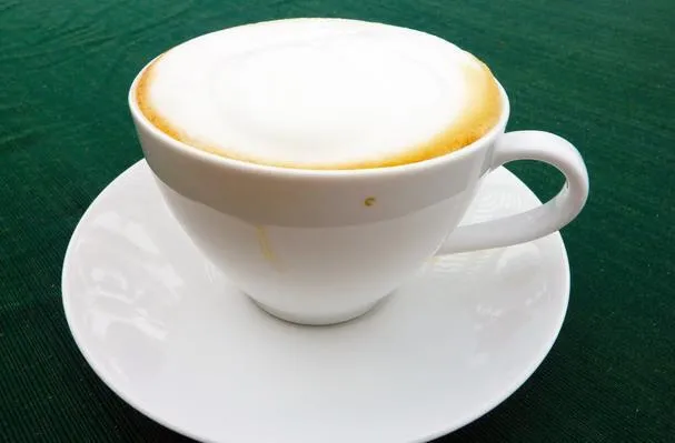 Täydellinen cappuccino 440 työkalulla