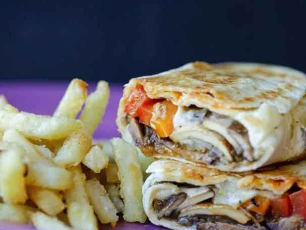 Philly Cheesesteak -grillatut kääreet