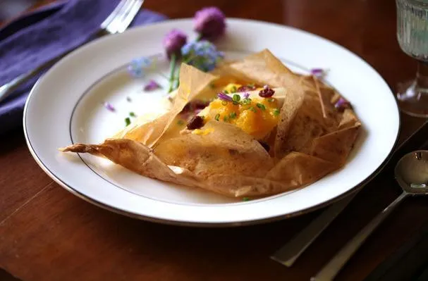 Lohi en Papillote mangolla ja appelsiinikuutioilla